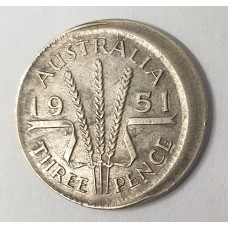 AUSTRALIA 1951 . THREEPENCE . ERROR . OFF CENTRE MIS-STRIKE 